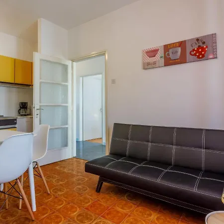 Apartamento Tea By Interhome Novi Vinodolski